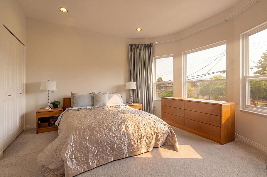 888 E 30th Avenue Vancouver, BC - 17