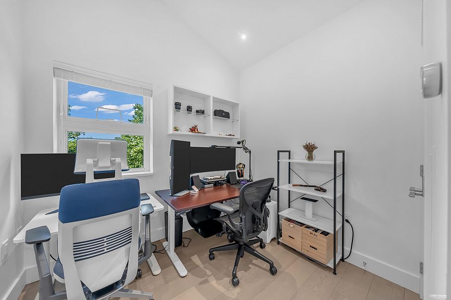 3342 E 24th Avenue Vancouver, BC - 10