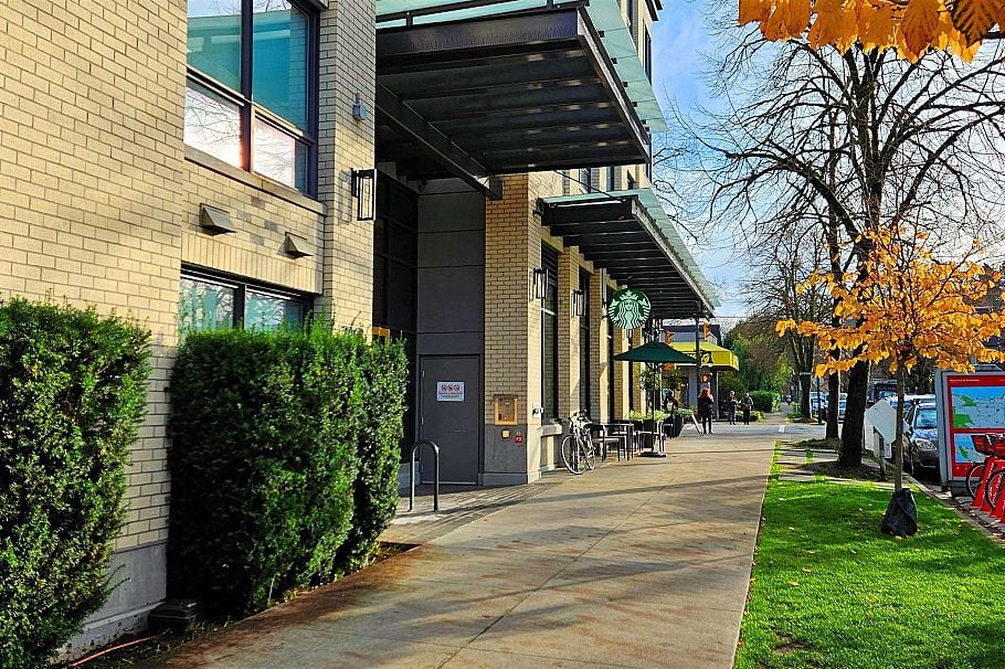 2635 W 7th Avenue Vancouver, BC - 36