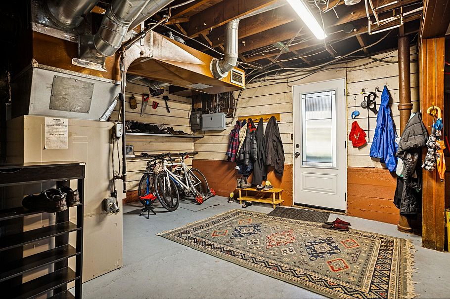 475 W 27th Avenue Vancouver, BC - 25