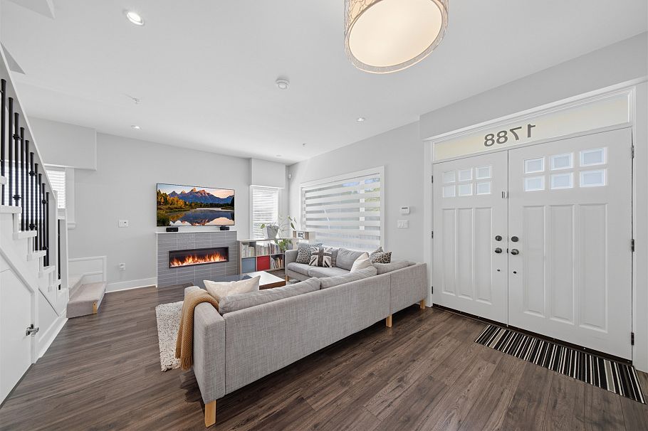1788 E 12th Avenue Vancouver, BC - 5