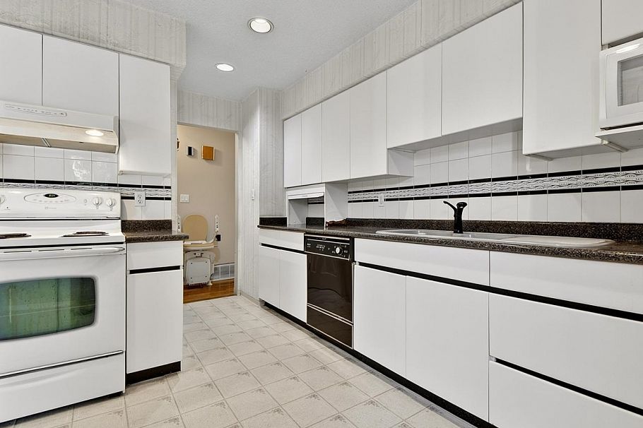 1106 Heywood Street North Vancouver, BC - 18