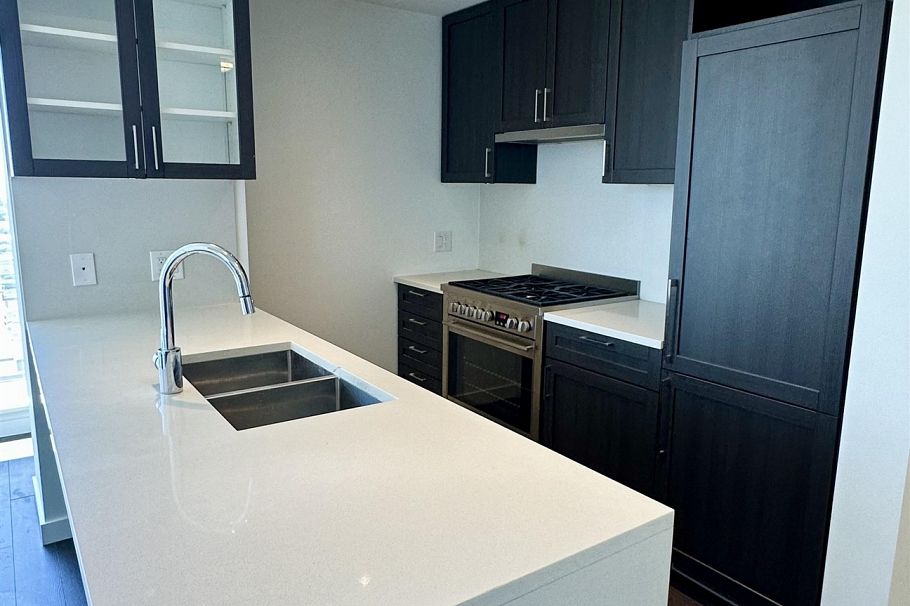 3301 5470 Ormidale Street Vancouver, BC - 3