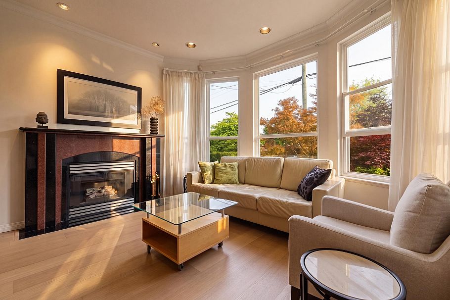 888 E 30th Avenue Vancouver, BC - 2