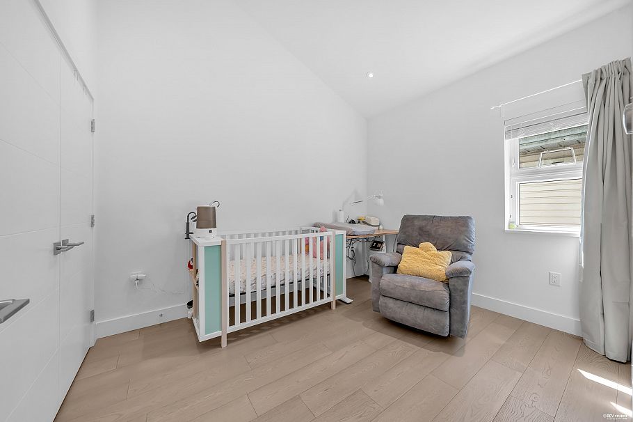 3342 E 24th Avenue Vancouver, BC - 15