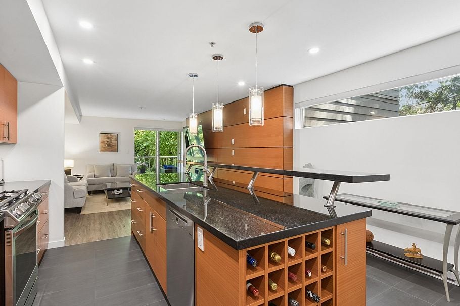 102 2832 Capilano Road North Vancouver, BC - 12