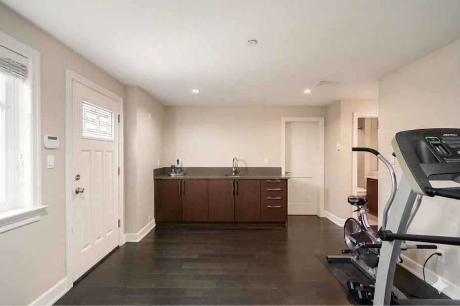 4103 W 11th Avenue Vancouver, BC - 29