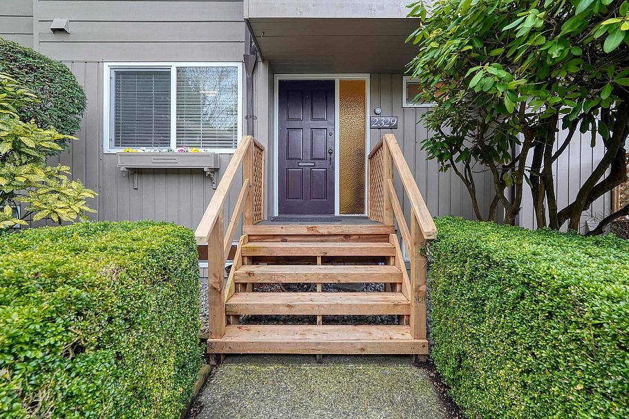 2329 Mountain Highway North Vancouver, BC - 33
