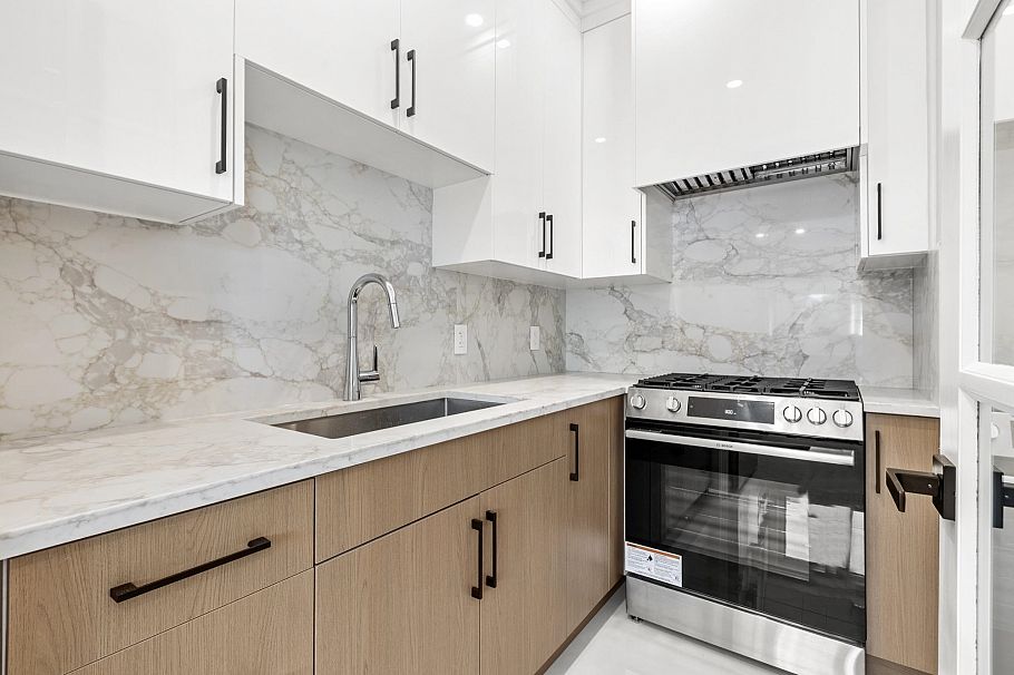 134 E 63rd Avenue Vancouver, BC - 11