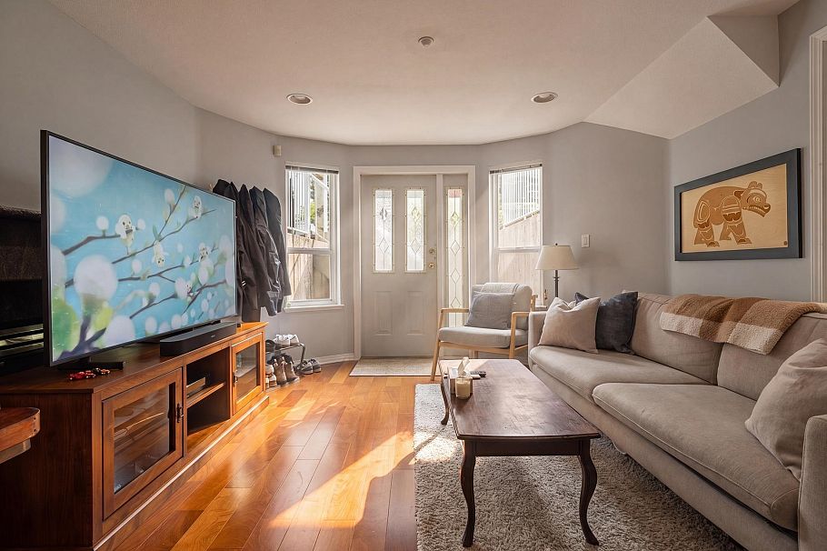 888 E 30th Avenue Vancouver, BC - 27