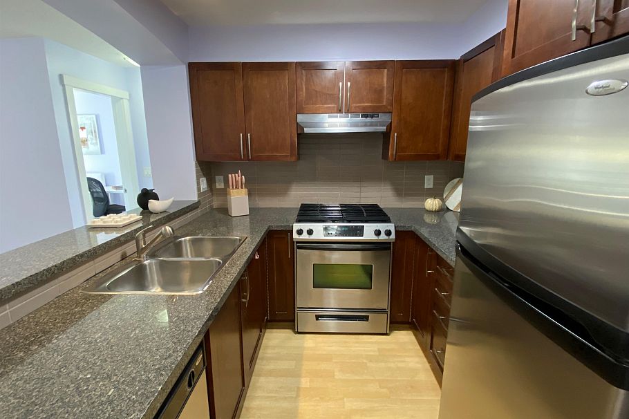 302 5725 Agronomy Road Vancouver, BC - 7