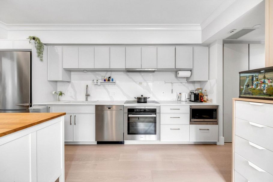 7709 Granville Street Vancouver, BC - 2