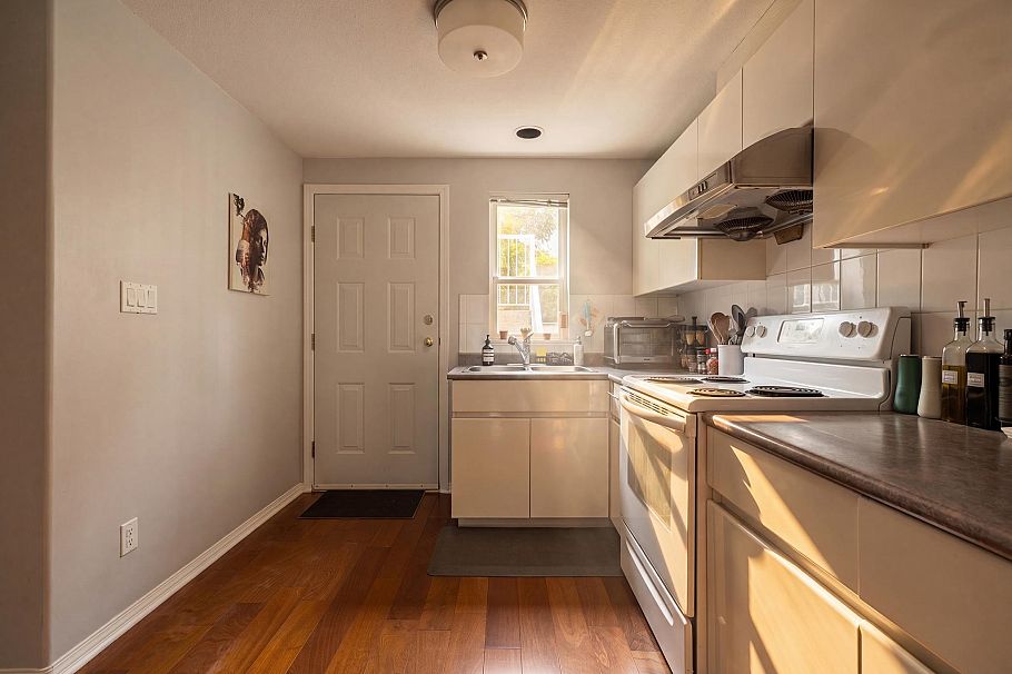 888 E 30th Avenue Vancouver, BC - 28