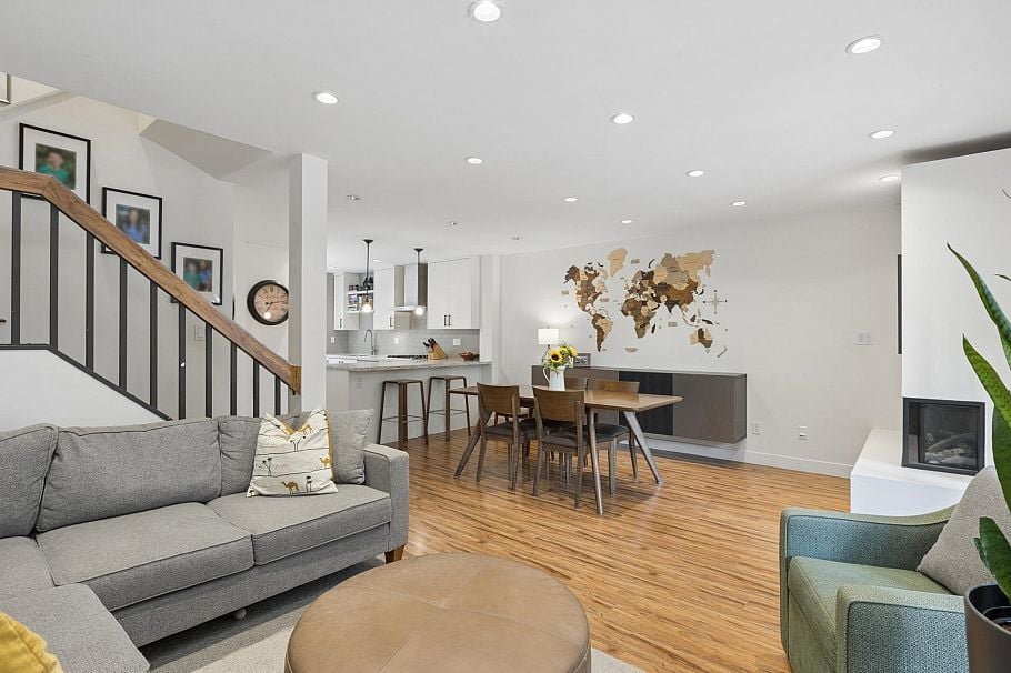 4715 Hoskins Road North Vancouver, BC - 2