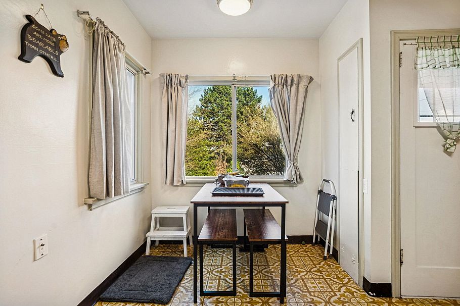 475 W 27th Avenue Vancouver, BC - 16
