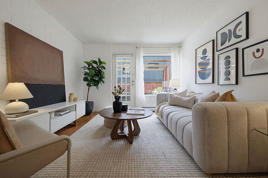 14 719 E 31st Avenue Vancouver, BC - 2