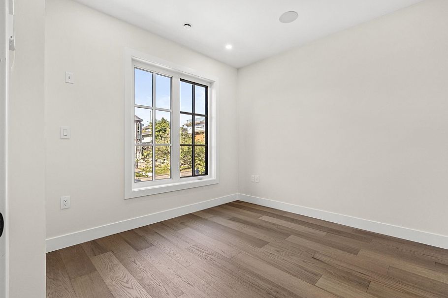 134 E 63rd Avenue Vancouver, BC - 17