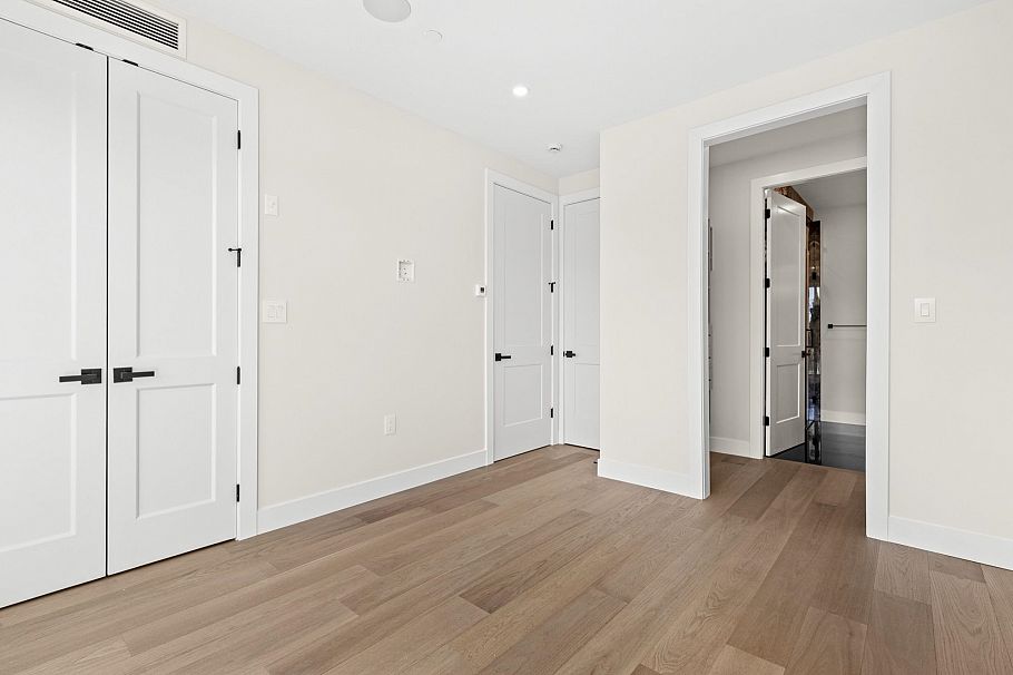 134 E 63rd Avenue Vancouver, BC - 24