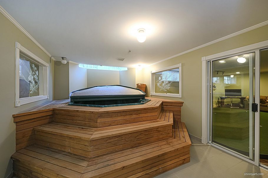 1368 Minto Crescent Vancouver, BC - 11