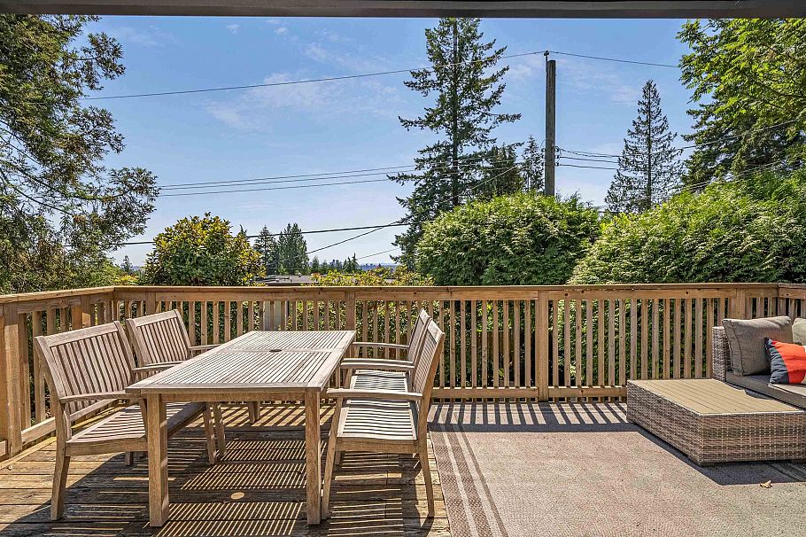 947 Evergreen Place North Vancouver, BC - 8