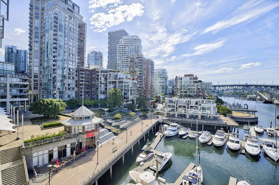502 1012 Beach Avenue Vancouver, BC - 2