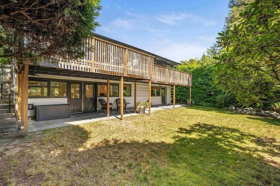 947 Evergreen Place North Vancouver, BC - 30