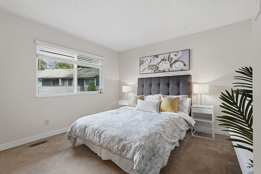 2329 Mountain Highway North Vancouver, BC - 17