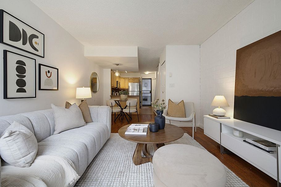 14 719 E 31st Avenue Vancouver, BC - 9