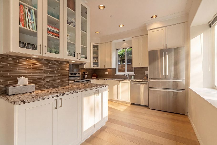 888 E 30th Avenue Vancouver, BC - 12