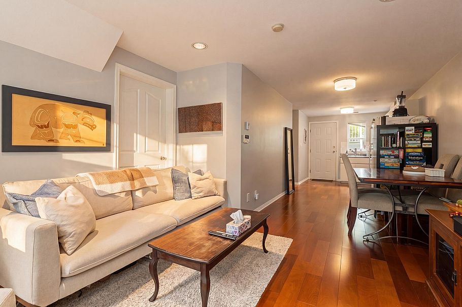 888 E 30th Avenue Vancouver, BC - 26