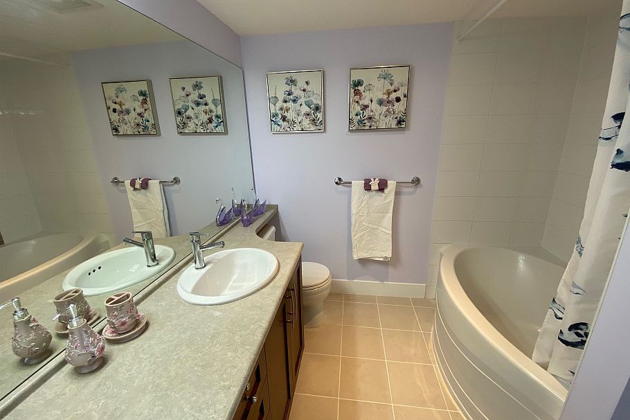302 5725 Agronomy Road Vancouver, BC - 11
