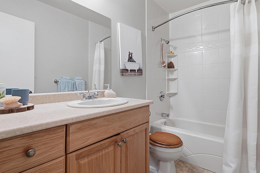 2329 Mountain Highway North Vancouver, BC - 21