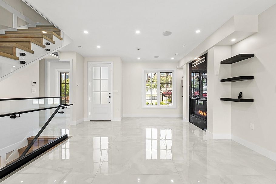 134 E 63rd Avenue Vancouver, BC - 6