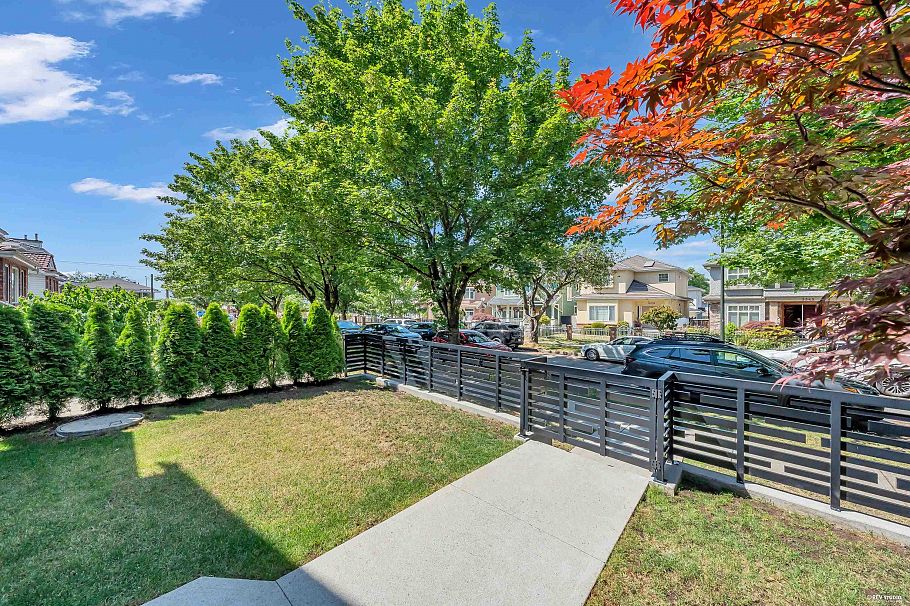 3342 E 24th Avenue Vancouver, BC - 22