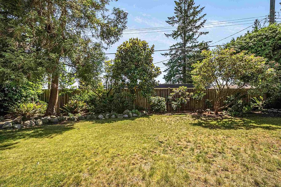 947 Evergreen Place North Vancouver, BC - 31