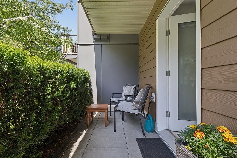 102 2832 Capilano Road North Vancouver, BC - 28