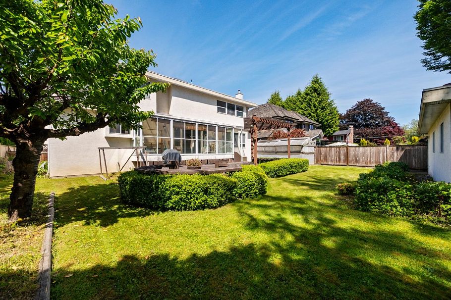 3662 W 49th Avenue Vancouver, BC - 18