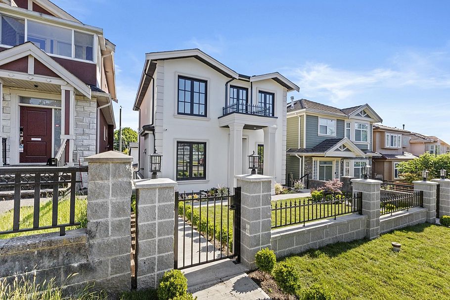 134 E 63rd Avenue Vancouver, BC - 2