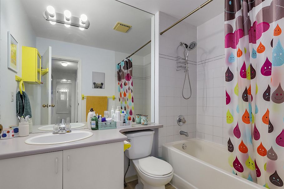 9 43 E 20th Avenue Vancouver, BC - 25