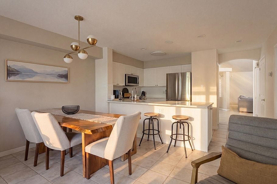 21 1550 Larkhall Crescent North Vancouver, BC - 2