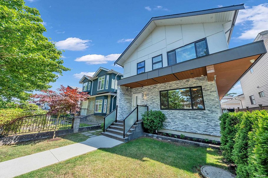 3342 E 24th Avenue Vancouver, BC - 23