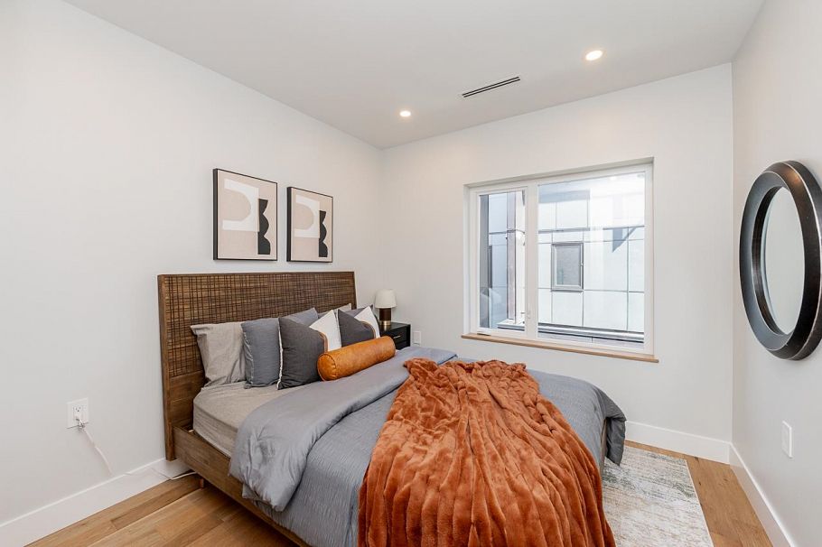 1 678 E 22nd Avenue Vancouver, BC - 26