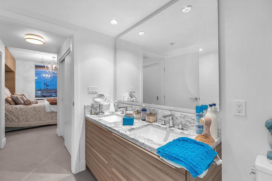 1607 1550 Fern Street North Vancouver, BC - 18
