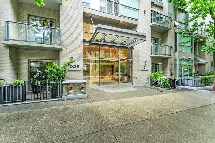 1104 928 Richards Street Vancouver, BC - 3