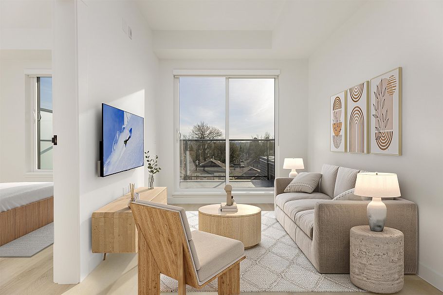 401 2268 E Broadway Street Vancouver, BC - 4