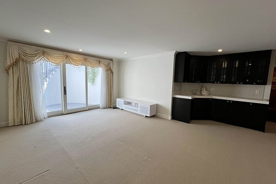 Basement Suite 2054 WESTERN PARKWAY, Vancouver BC V6T 1V5 Vancouver, BC - 2