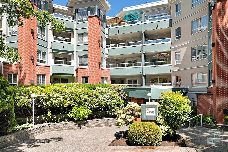 411 128 W 8th Street North Vancouver, BC - 1