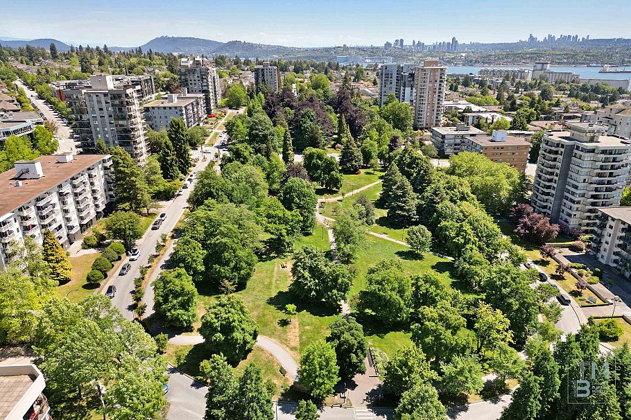411 128 W 8th Street North Vancouver, BC - 32