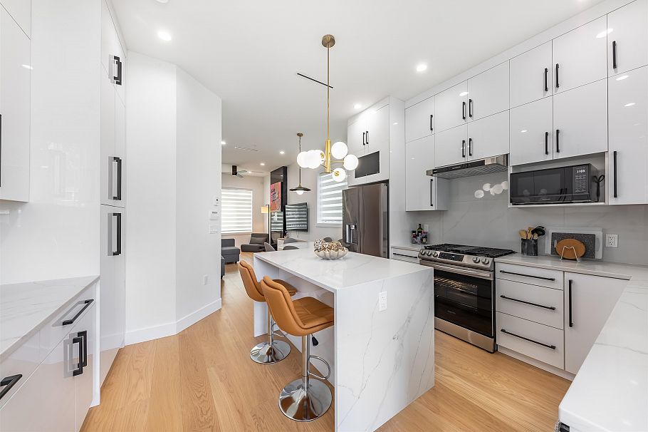 2975 E 42nd Avenue Vancouver, BC - 14