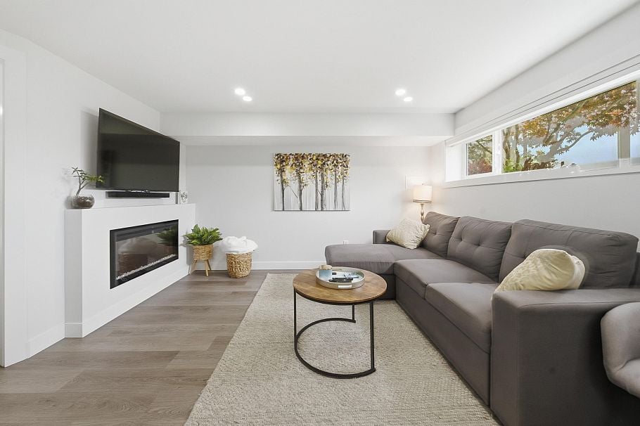 1120 Wellington Drive North Vancouver, BC - 17